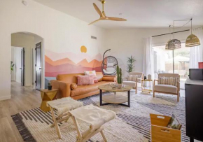 IG Worthy, Newly Remodeled, Stocked Kitchen, Close to Hiking